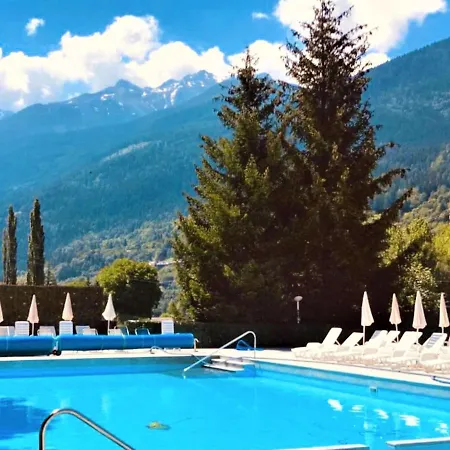 Wooden Chalet In With Shared Pool La Salle