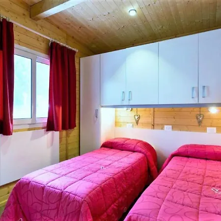 Wooden Chalet In With Shared Pool * La Salle