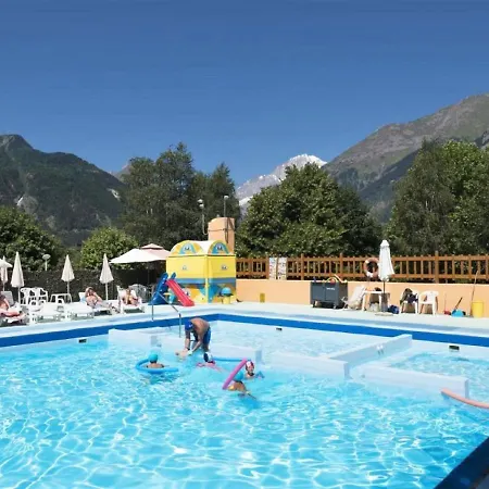 Horská chata Wooden Chalet In With Shared Pool La Salle